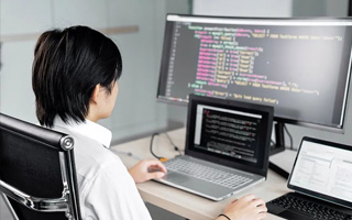资兴 ,php声明和调用变量的符号是什么？